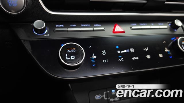 Hyundai Sonata 2.0 — photo 1 of 36