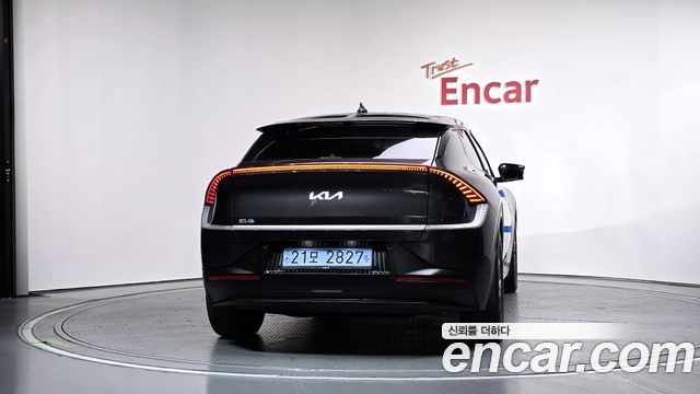 Kia EV6 Long Range — photo 1 of 33