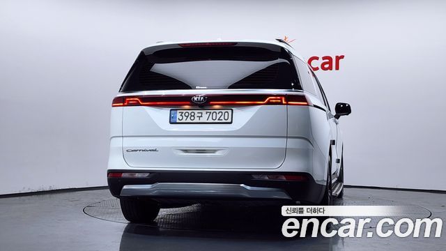 Kia Canival Diesel 9-Seater Noblesse — photo 1 of 36