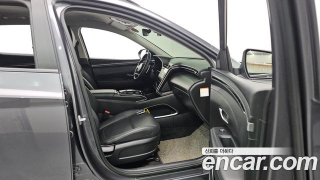 Hyundai Tucson Premium 2WD — photo 1 of 20
