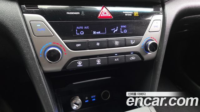 Hyundai AVANTE 1.6 GDI Smart — photo 1 of 36