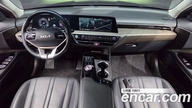 Kia K8 2.5 Gasoline 2WD — photo 1 of 20