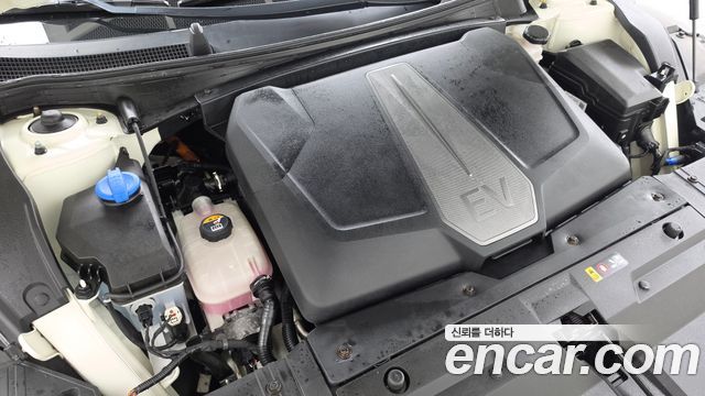 Kia EV6 Long Range — photo 1 of 33
