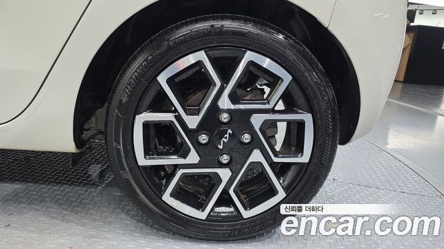 Kia RAY Signature — photo 1 of 31