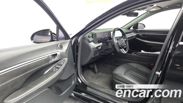 Hyundai Sonata Exclusive — photo 1 of 31