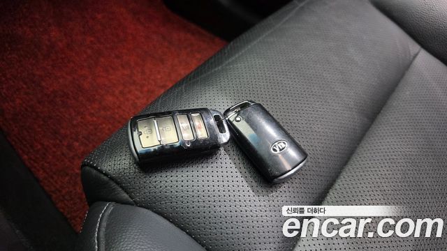 Kia K7 2.4 GDI Limited Edition — photo 1 of 34