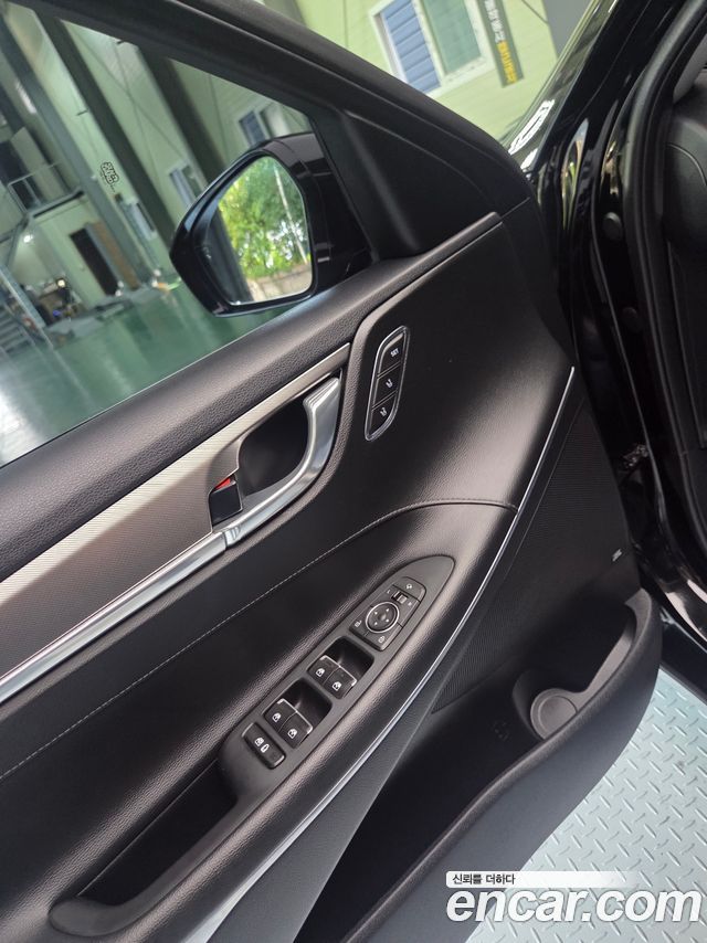 Hyundai Grandeur 3.3 — photo 1 of 20