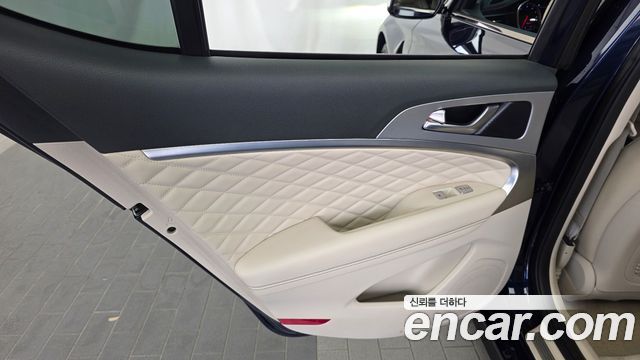Genesis G70 3.3T Sport AWD — photo 1 of 36