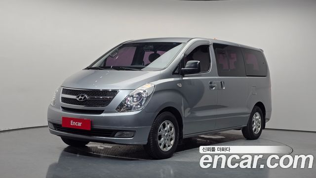 2012 Hyundai Starex 12-Seater Wagon, photograph 4