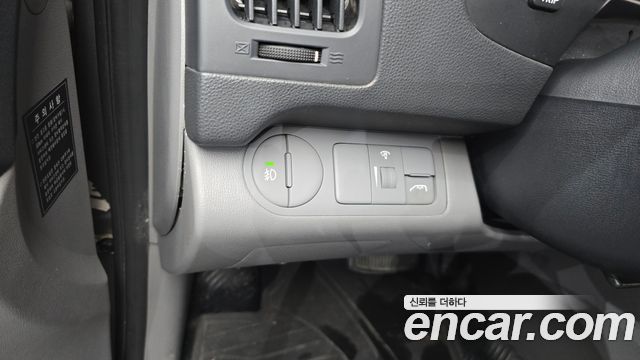 2012 Hyundai Starex 12-Seater Wagon, photograph 12