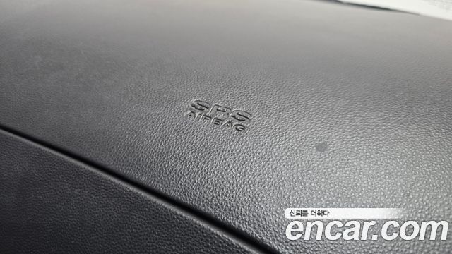 2012 Hyundai Starex 12-Seater Wagon, photograph 3