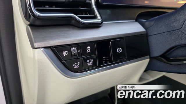Kia Sportage Signature Gravity 2WD — photo 1 of 39