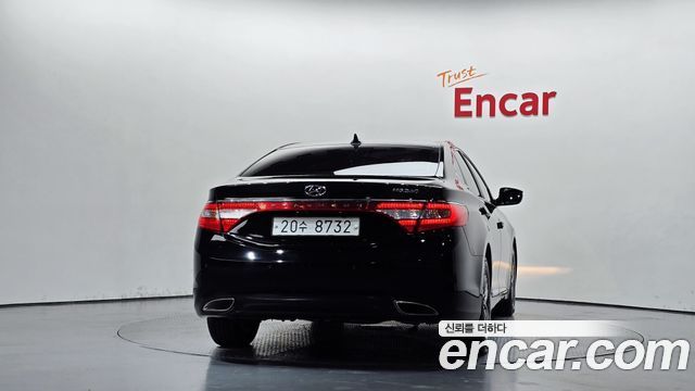 Hyundai Grandeur HG240 Modern