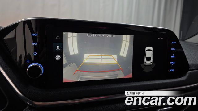 Hyundai Sonata 2.0 — photo 1 of 32