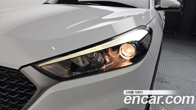 Hyundai Tucson Diesel 1.7 2WD — photo 1 of 32