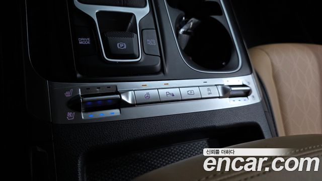 Kia Canival Diesel 9-Seater Prestige — photo 1 of 40