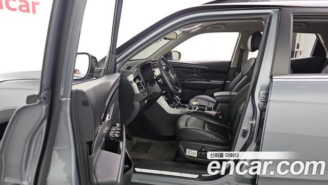 KG_Mobility_Ssangyong KORANDO Gasoline 1.5 2WD C7 Black Edition — photo 1 of 30