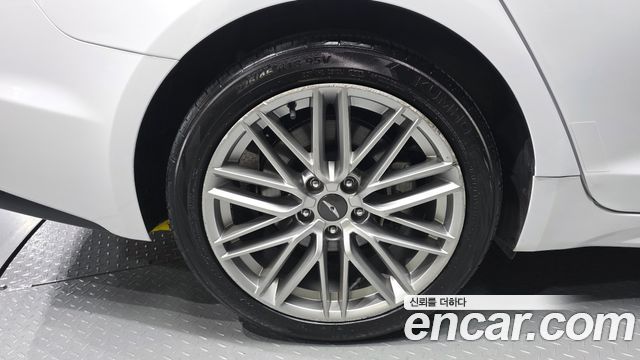 2019 Genesis G70 2.0T, photograph 6