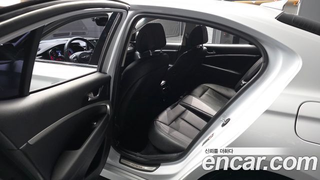 2019 Genesis G70 2.0T, photograph 11
