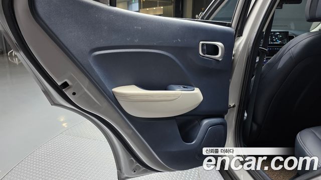 Hyundai Venue 1.6 Modern Plus — photo 1 of 32