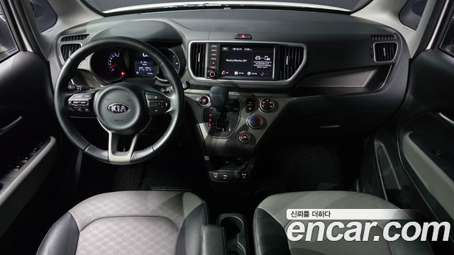 Kia RAY Prestige — photo 1 of 30
