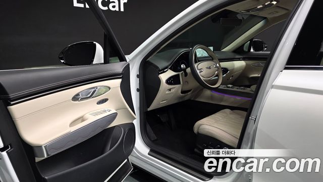 Genesis GV70 2.5T Gasoline AWD — photo 1 of 33