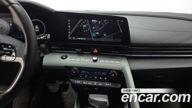 Hyundai AVANTE 1.6 — photo 1 of 38