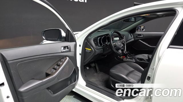 Kia K5 Luxury — photo 1 of 20