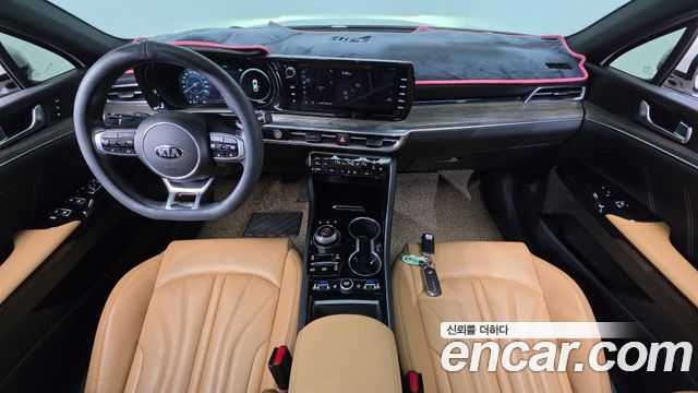 Kia K5 1.6 Turbo — photo 1 of 20