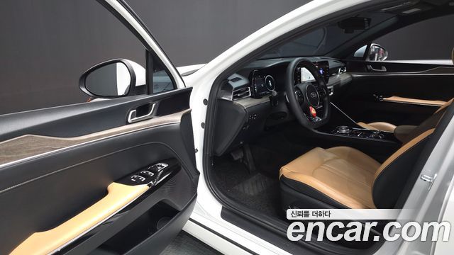 Kia K5 1.6 Turbo — photo 1 of 35