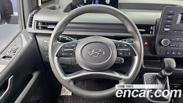 2023 Hyundai Staria Tourer 11-Seater, photograph 12