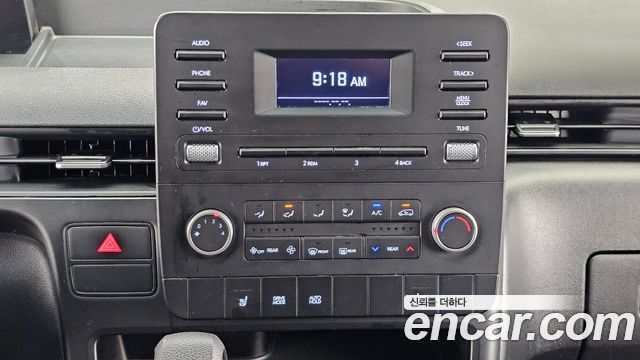 2023 Hyundai Staria Tourer 11-Seater, photograph 5