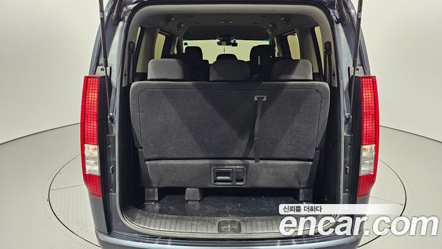 2023 Hyundai Staria Tourer 11-Seater, photograph 8