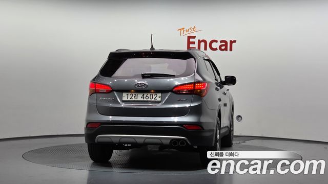 Hyundai Santafe Diesel(e-VGT) 2.0 2WD Premium — photo 1 of 35