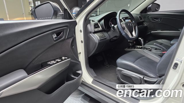 KG_Mobility_Ssangyong TIBOLI Diesel VX 2WD — photo 1 of 30