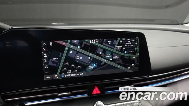 Hyundai AVANTE 1.6 — photo 1 of 32