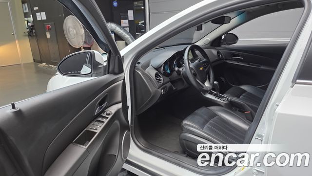 2016 ChevroletGMDaewoo Cruze 1.8 LTZ, photograph 3
