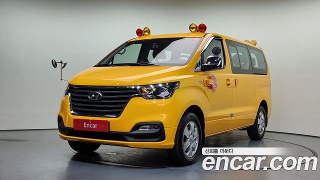 Hyundai Starex 4WD School Bus — photo 1 of 20