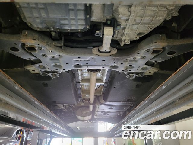 Kia Canival 11-seater Hi-Limousine — photo 1 of 18