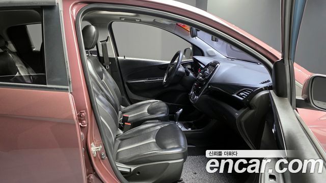 2018 ChevroletGMDaewoo Spark Premier, photograph 3