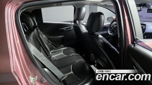 2018 ChevroletGMDaewoo Spark Premier, photograph 2