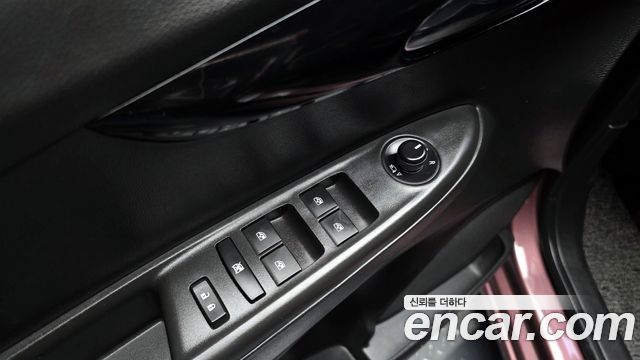 2018 ChevroletGMDaewoo Spark Premier, photograph 5