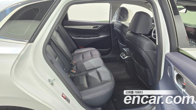 Hyundai Grandeur 2.5 — photo 1 of 20