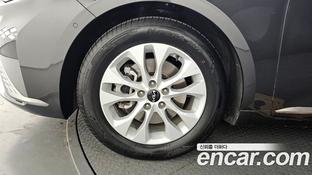 Kia K8 2.5 Gasoline 2WD — photo 1 of 20