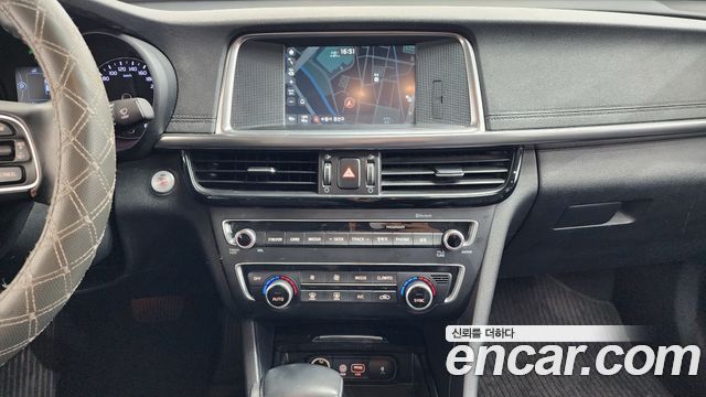 Kia K5 2.0 MX — photo 1 of 20