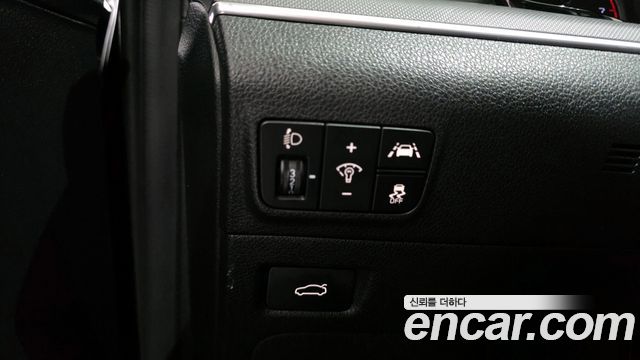 Kia K5 2.0 — photo 1 of 20