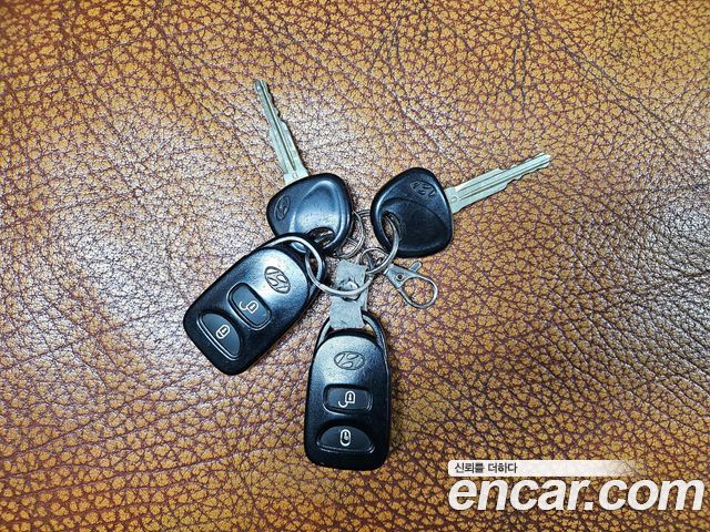 Hyundai Starex Camping Car — photo 1 of 20