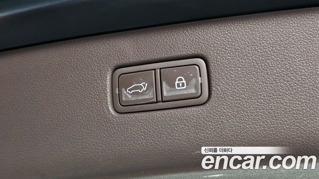 Genesis GV80 2.5T Gasoline AWD — photo 1 of 20