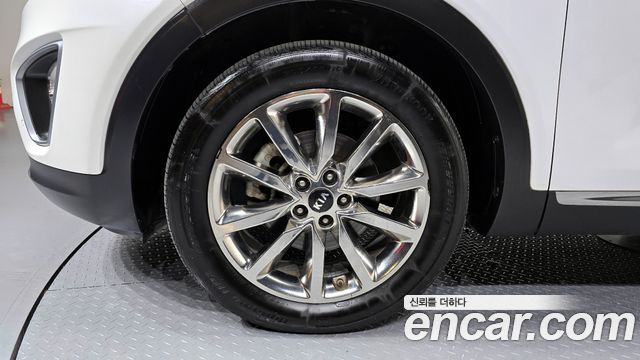 Kia Sorento Diesel 2.0 2WD — photo 1 of 20