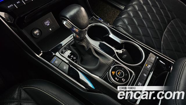 Kia Mohave Diesel 3.0 4WD 5-Seater — photo 1 of 20